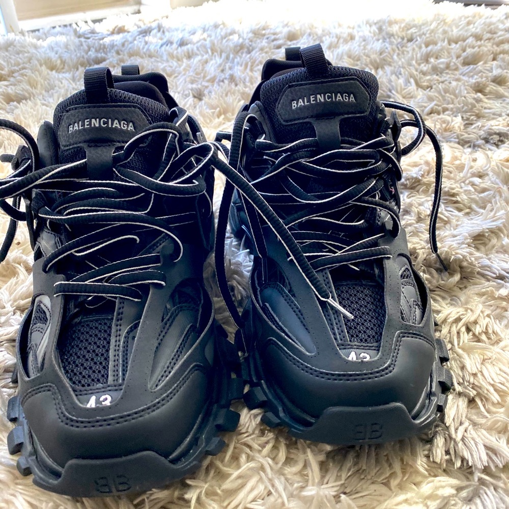 Balenciaga track